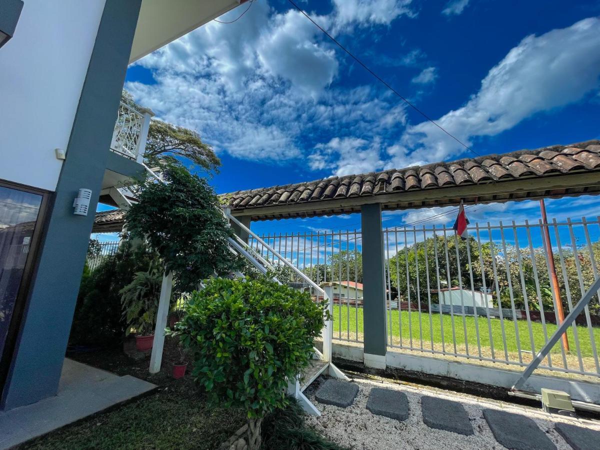 Casa Garitas Guesthouse & Car Rental - Free Sjo Airport Shuttle Rio Segundo Exterior photo